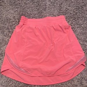 Lululemon skirt color peach size 4 never been worn